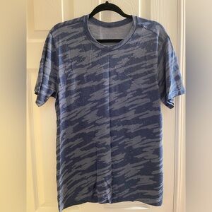 Lululemon Metal Vent Short Sleeve blue army shirt size L